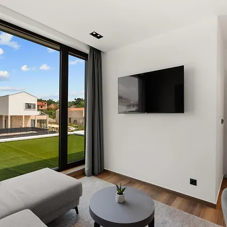 Tatil Evi Amazing In Nova Vas With Sauna Poreč