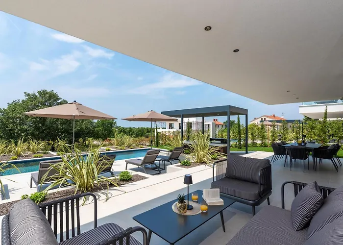 Amazing In Nova Vas With Sauna Сasa de vacaciones Poreč